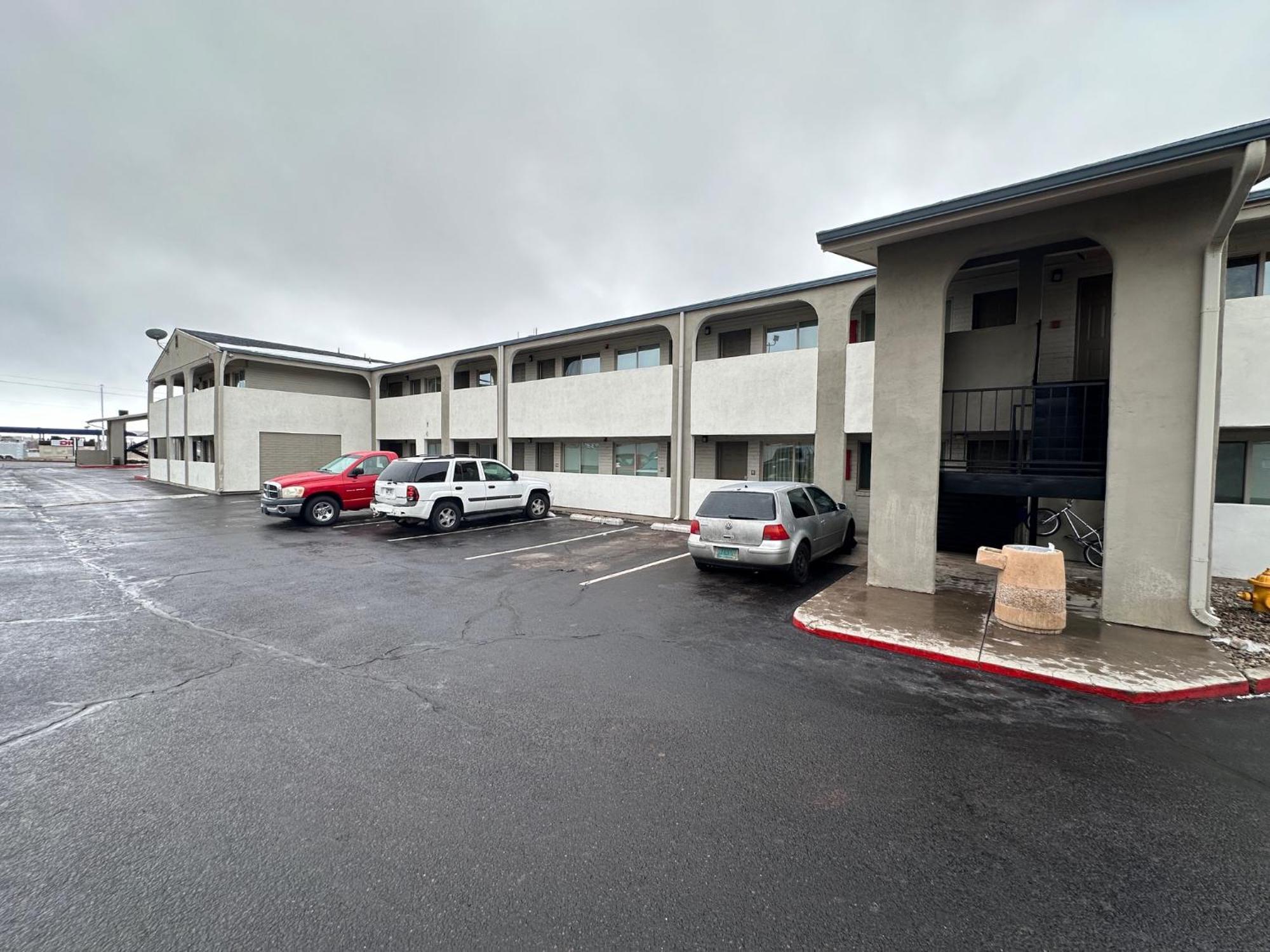 Desert Sands Inn & Suites Albuquerque Exterior photo